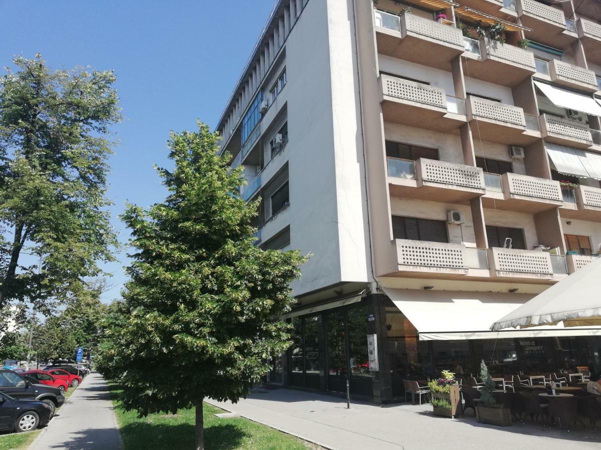 Apartment Korzo Novi Sad Exteriör bild